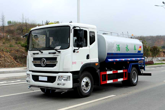 怎樣排除灑水車柴油機過早、過遲的噴油現(xiàn)象？