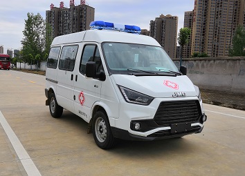 程力威牌CLW5044XJHJ6型救護(hù)車(chē)